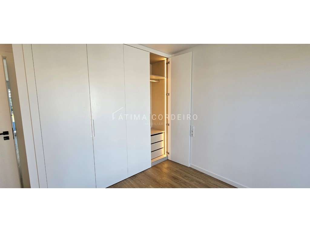Excelente Moradia T3 Isolada com Piscina e garagem com acabamentos ...-28