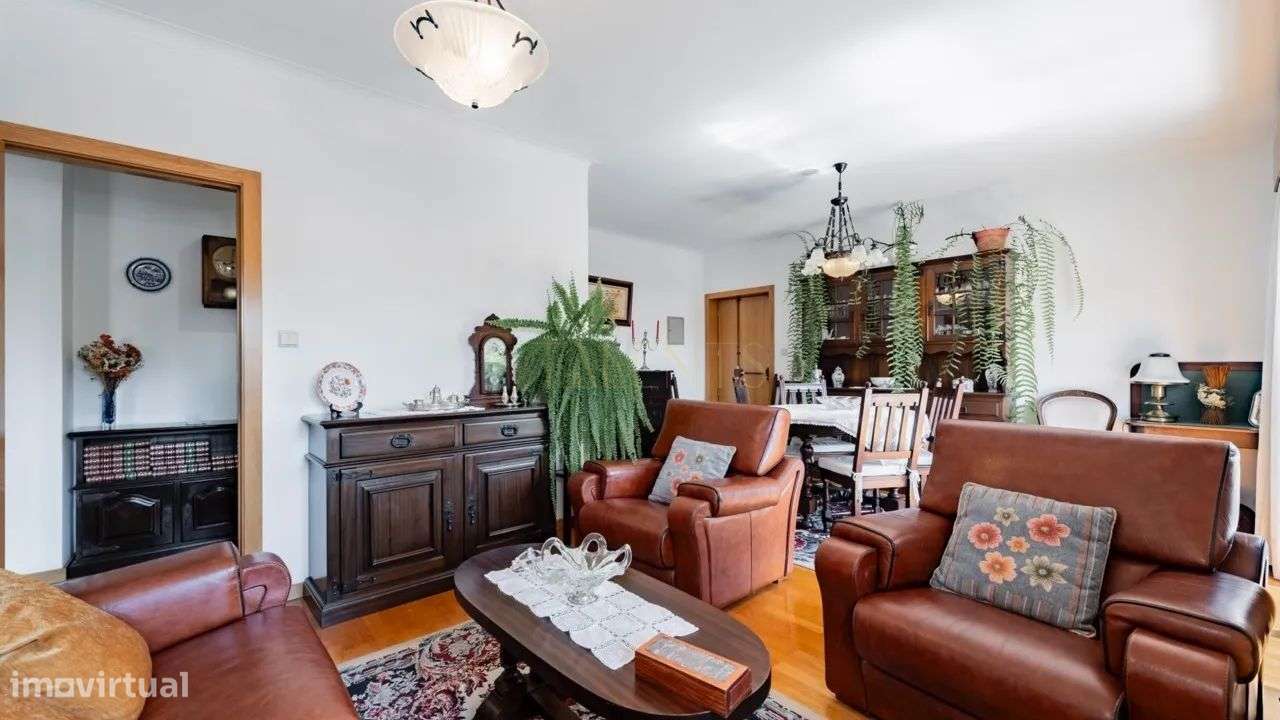 Apartamento T3 em Penafiel (2 Frações: T2+T1)-11