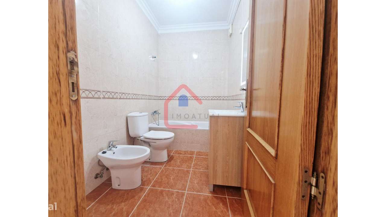 Apartamento T4 em  GAMBIA-PONTES-ALTO DA GUERRA-28