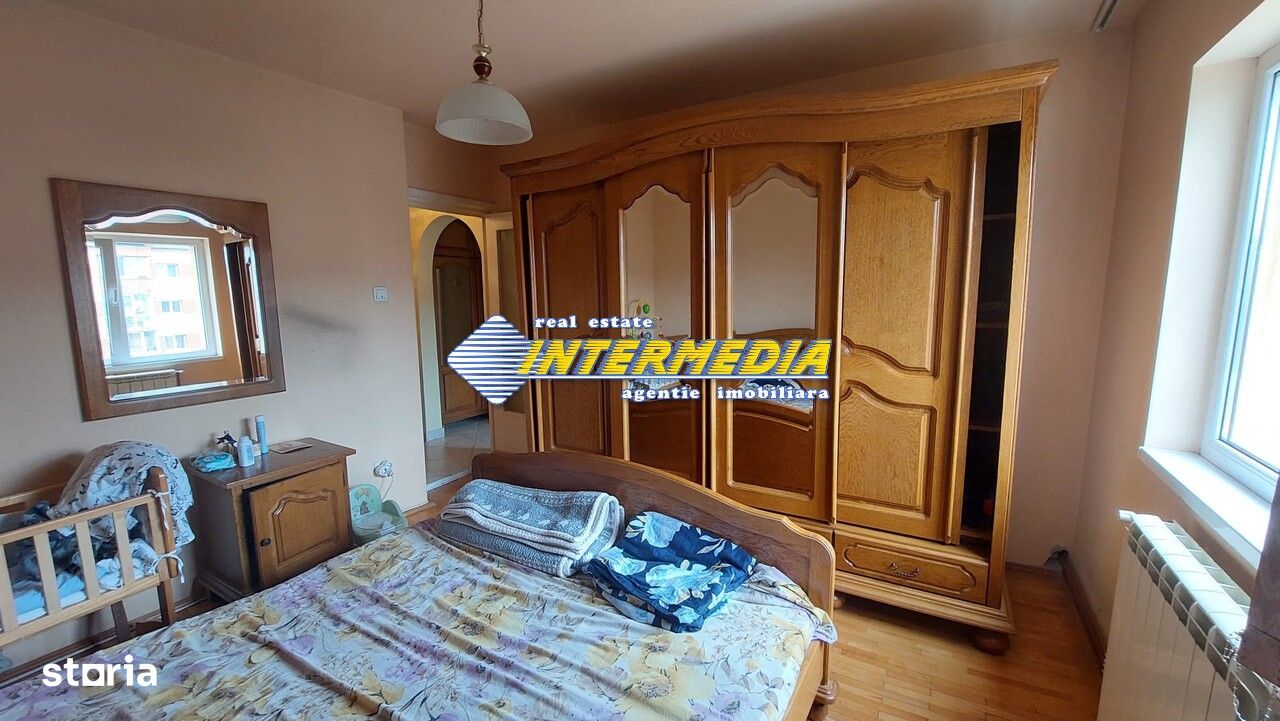 Apartament cu 3 camere de vanzare in zona Tolstoi, etaj intermediar,