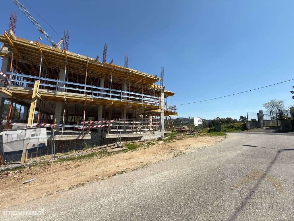 NOVO - Apartamento T2 com garagem e varandas - Grande imagem: 4/35