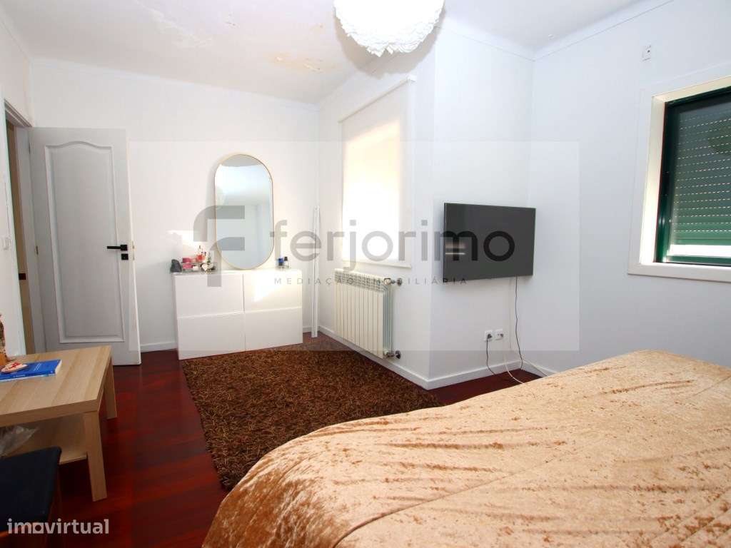 Moradia Geminada T3 com Vista Deslumbrante sobre Guimarães-23