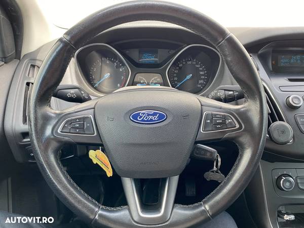 Ford Focus - 8