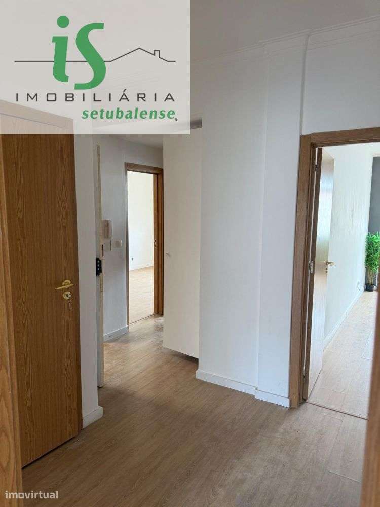 APARTAMENTO T3 NO MONTALVÃO EM SETÚBAL (3º ANDAR SEM ELEVADOR EXCEL-8