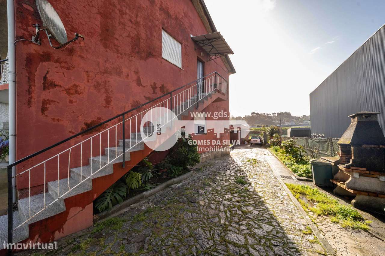 Prédio / Moradia com quatro habitações em Sequeira, Braga-7