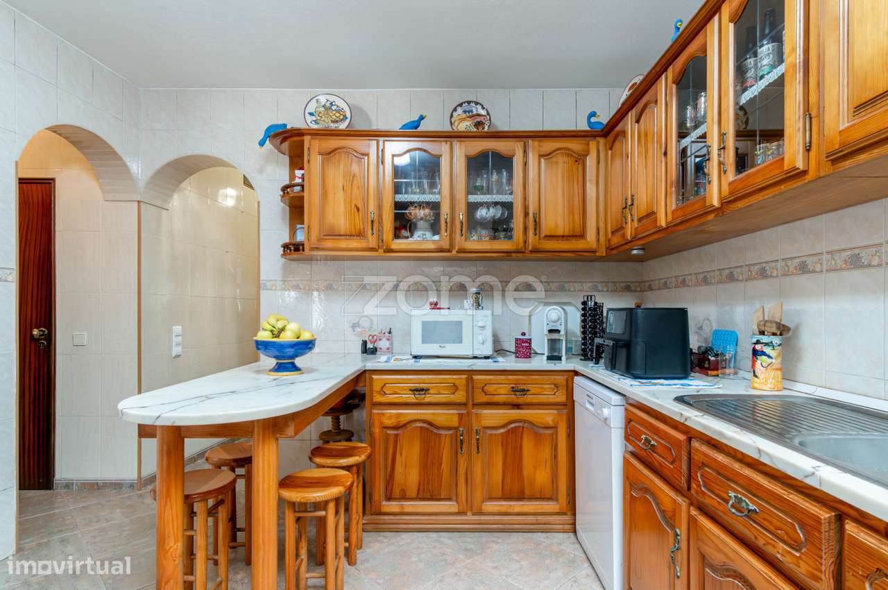 Moradia T1 + 1 Azambuja com Espaço Comercial - Grande imagem: 3/42