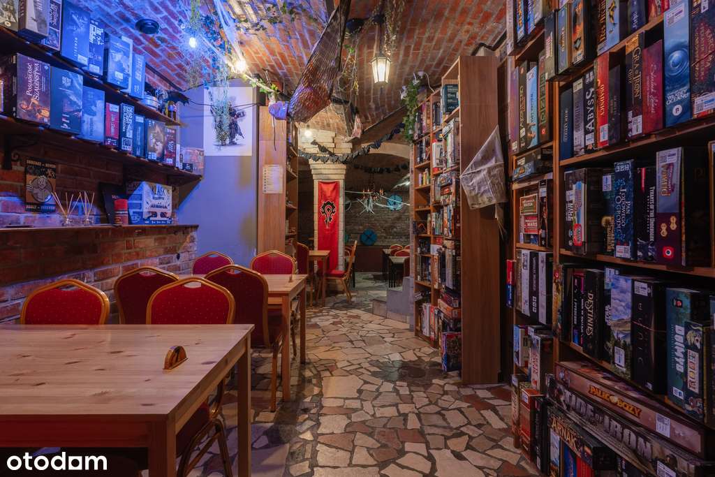 Dwupoziomowy lokal usługowy z witryną-10