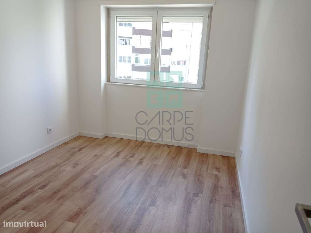 Apartamento T3 , remodelado, no Lumiar - Lisboa-23