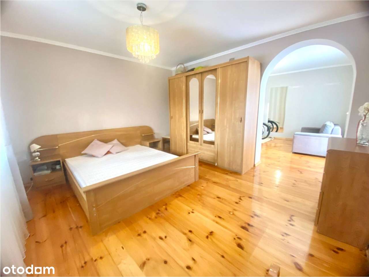 Dom- dwa niezależne pięta/2 x garaż/działka 1400m²-7