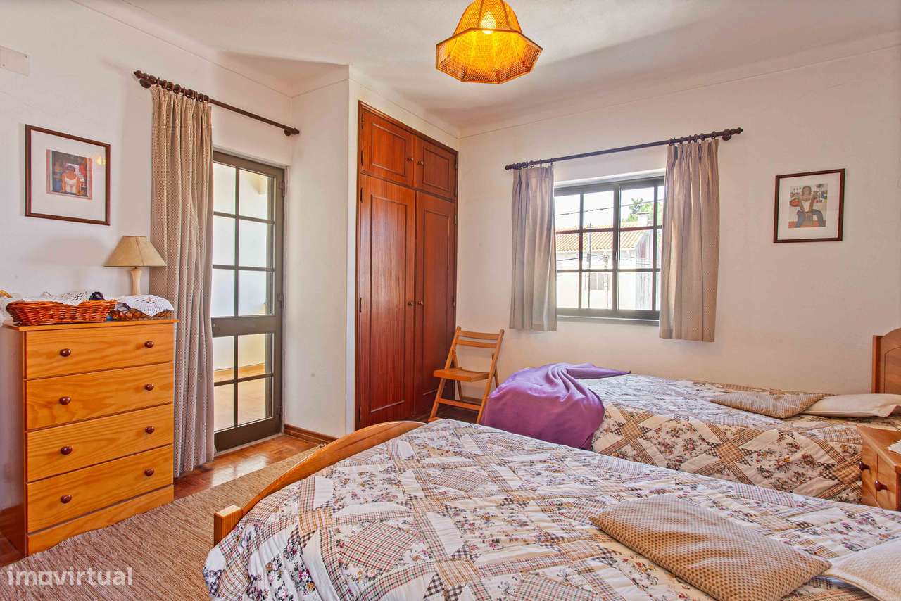 Moradia T4, 2 pisos, com jardim e árvores de fruto, Marisol | Aroeira-17