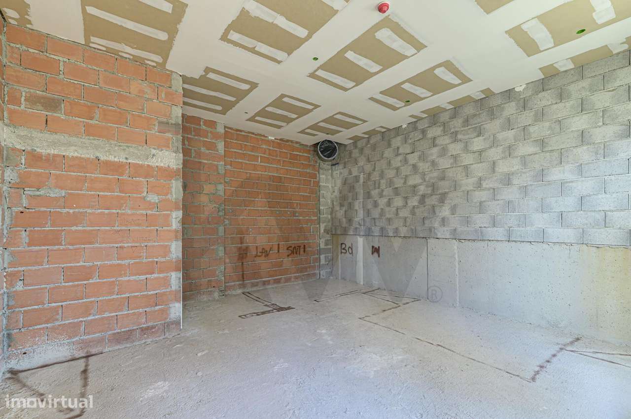 Loja com Extração de Fumos e 2 Lugares de Garagem em Localização Prime - Grande imagem: 5/16