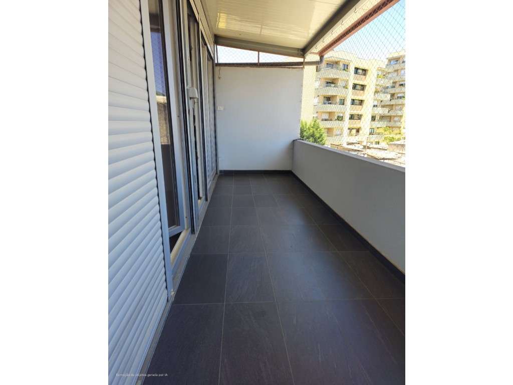 Apartamento T2+1 Remodelado com 2 Suítes e Garagem | Paranhos, Porto-12