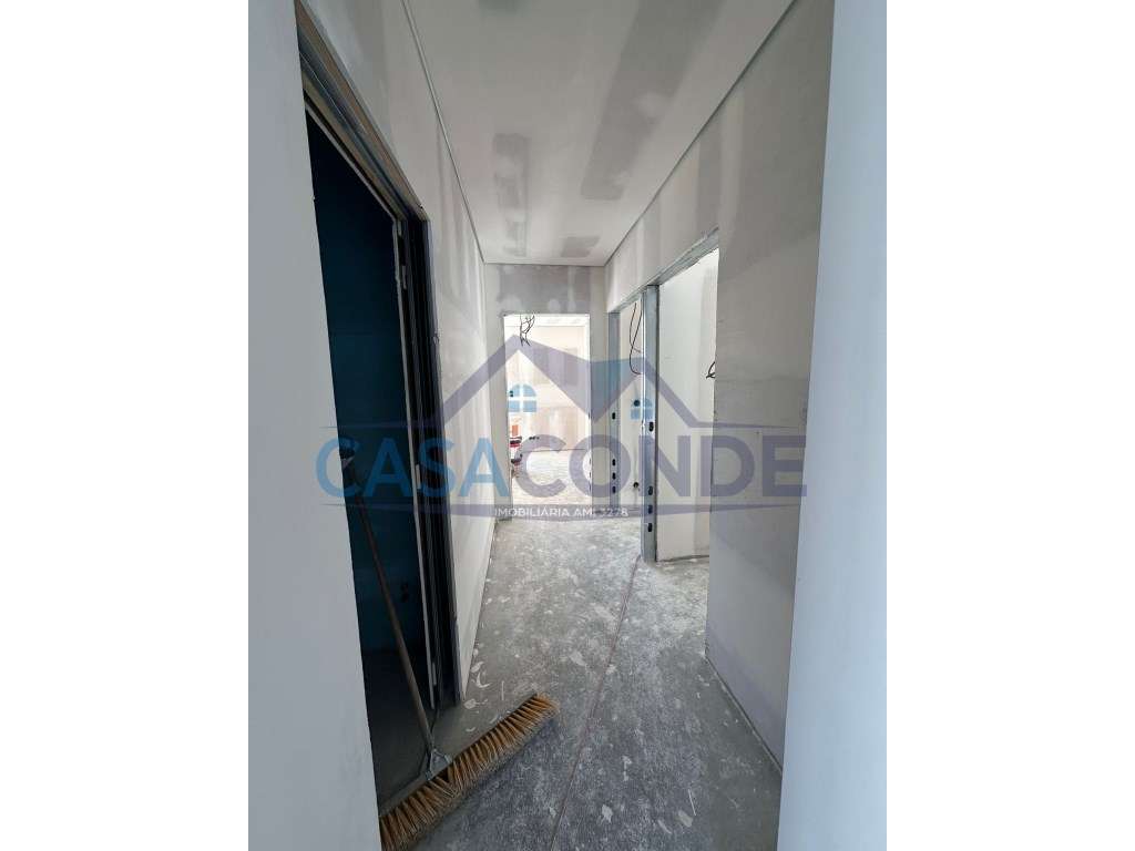 Moradia Isolada V3 +1C/Piscina-16