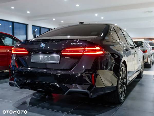 BMW Seria 5 550e xDrive PHEV M Sport - 2