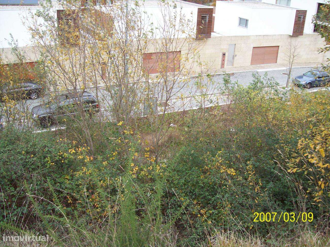 Lote de terreno na Costa.-33