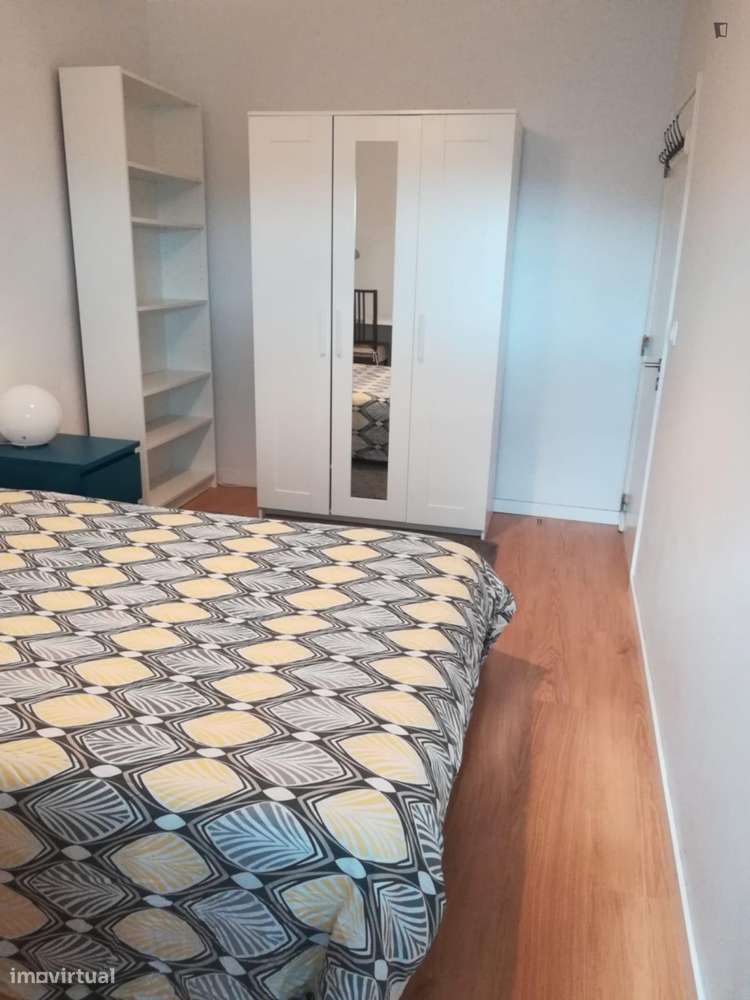Quarto - localizado em São Sebastião Lisbon - Grande imagem: 5/10