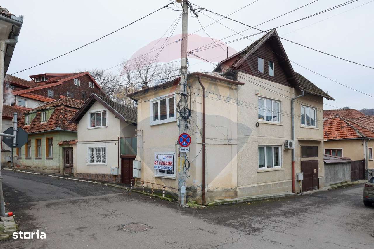 Corp de casă cu 2 studiouri independente, ideal pentru regim hotelier-0