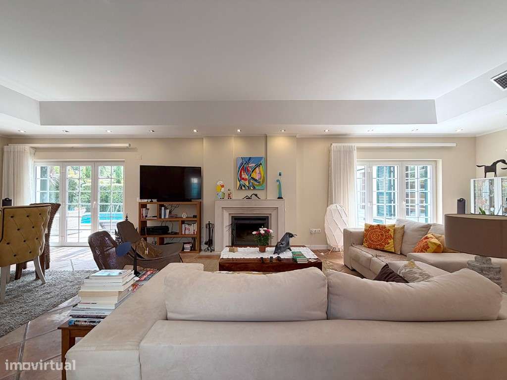 Moradia com Piscina, lote de 865 m2, a vendas nas Casas de Azeitão-10