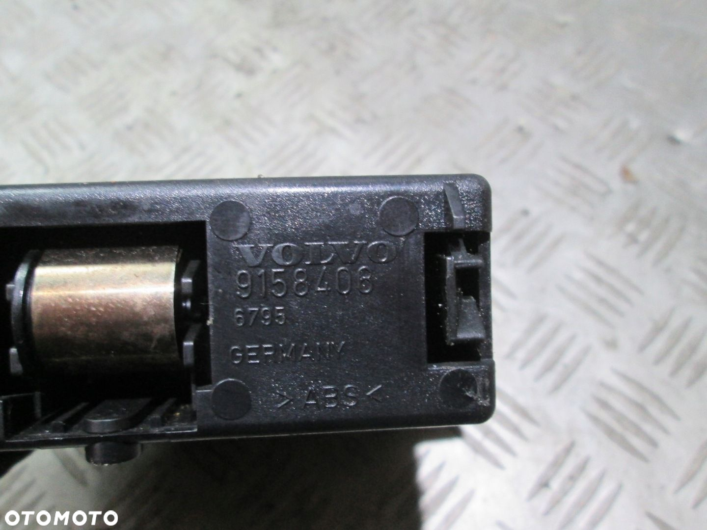 POPIELNICZKA VOLVO V70 S70 I 97-00 9158408 - 3