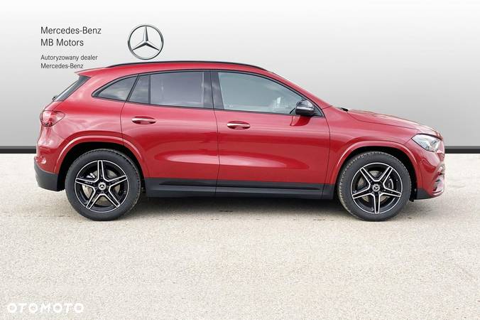 Mercedes-Benz GLA - 4