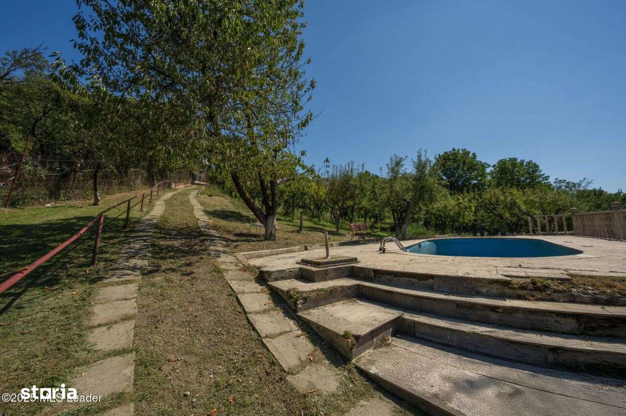 Casa de vacanta cu teren 5394 mp, Pucioasa, Dambovita - Imagine principală: 5/19