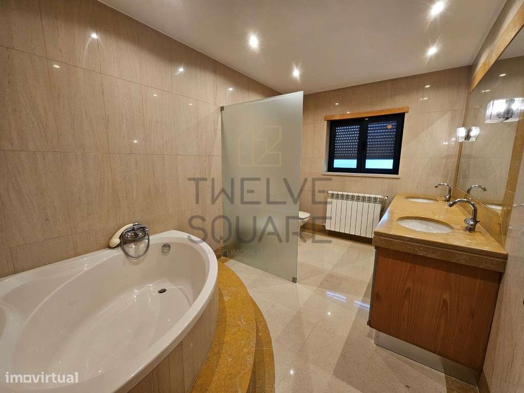 Moradia T5 independente a 5km de Leiria-11