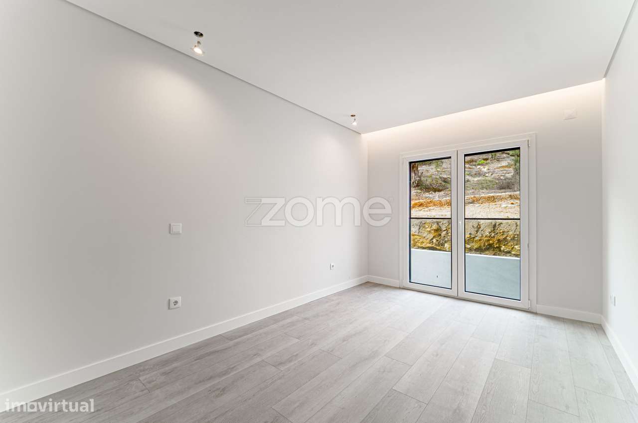 Fabuloso T3 novo a estrear, com varanda e vista rio-21