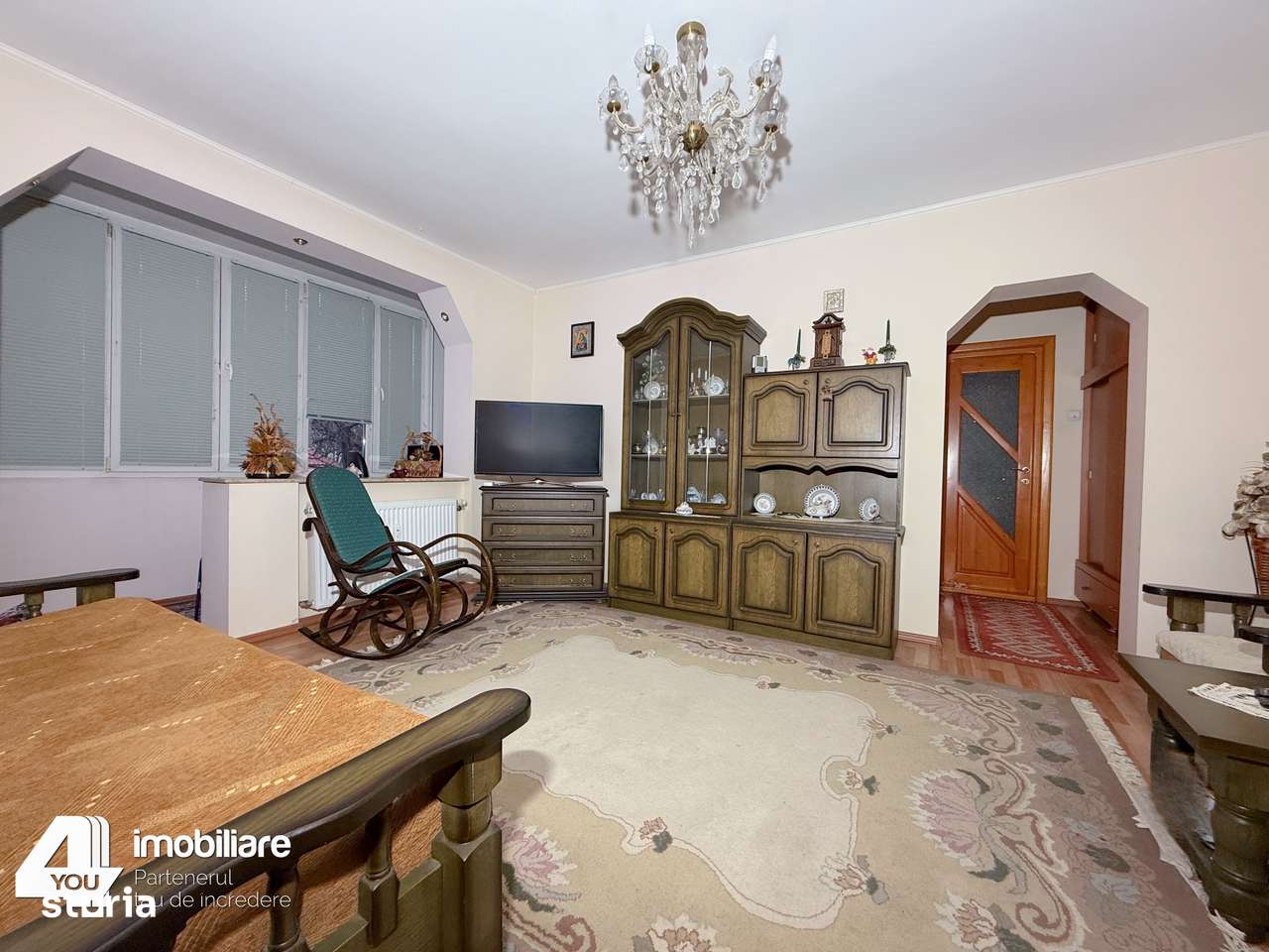 Apartament 2 camere 60mp,et 1/4 bucatarie spatioasă, mobilat și utilat - Imagine principală: 2/9