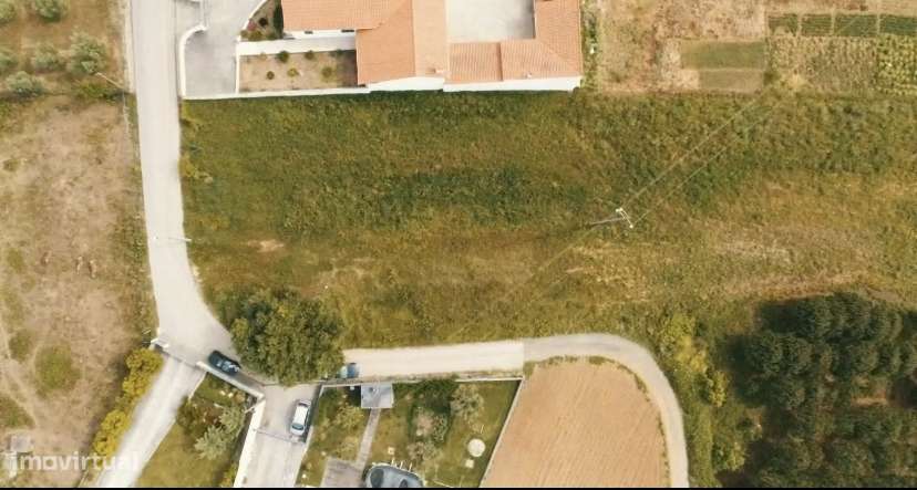 Terreno para construção de Três moradias Geminadas V3 de arquitetura m - Grande imagem: 3/6