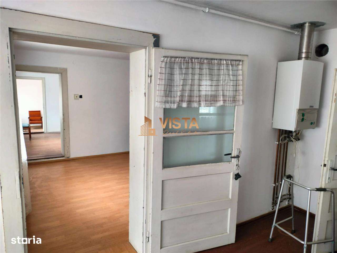 Oportunitate! Casa spatioasa cu teren generos, in Halchiu, Brasov - Imagine principală: 3/12