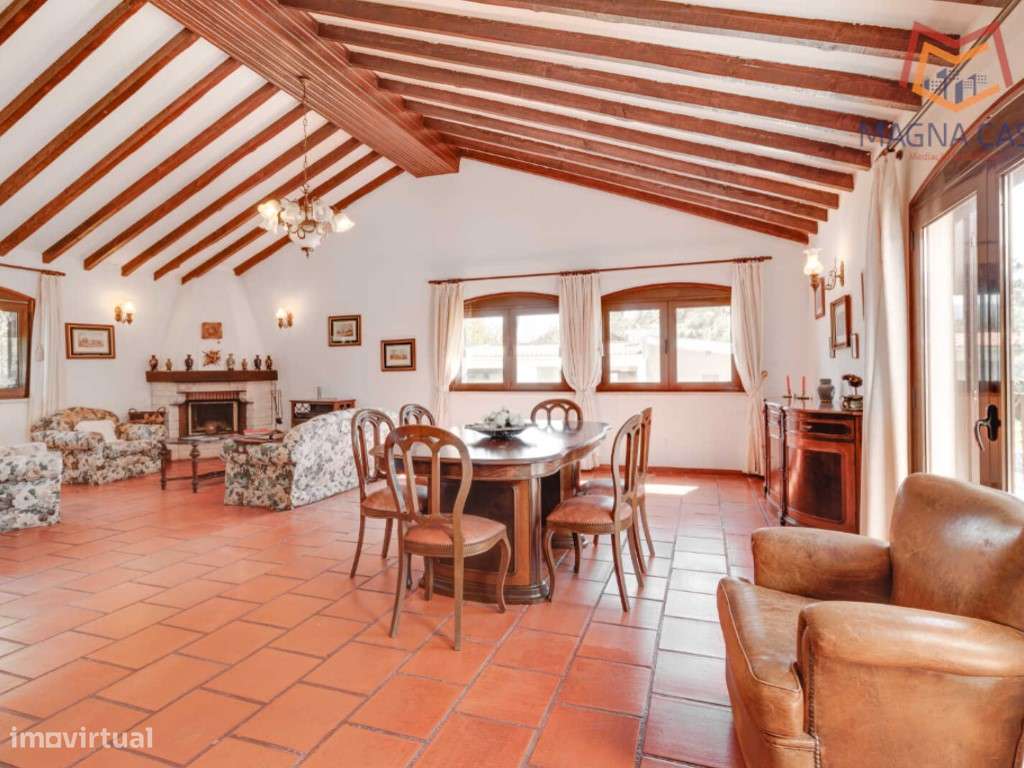 Moradia com Piscina e Jardim em Colares, Sintra-11