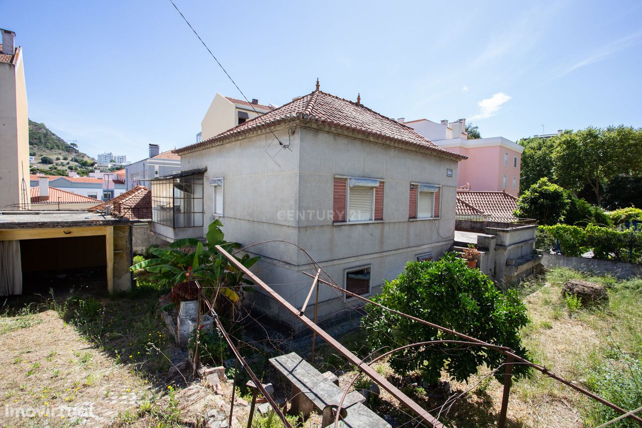 Moradia  T6 com Terraço e Logradouro em Vila Franca de Xira
