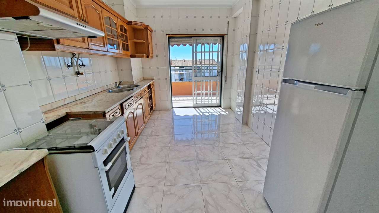 Apartamento T3 com 118m2 e terraço no  Pinhal Novo-5
