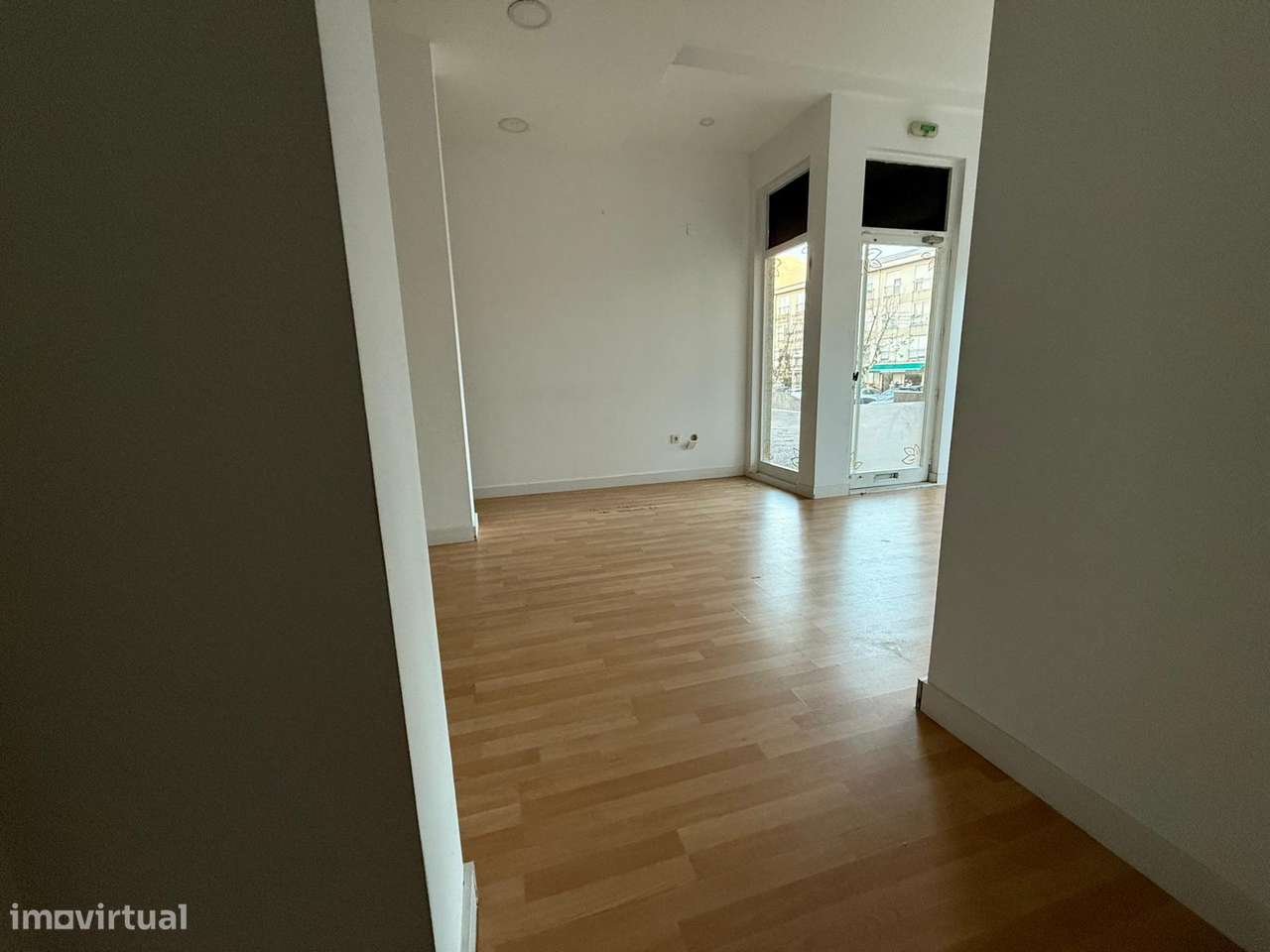 Loja c/ Grande Visibilidade em Águas Santas na Av. D. Afonso Henriques - Grande imagem: 4/21