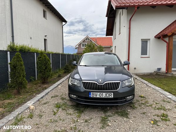 Skoda Superb 2.0 TDI Ambition - 1