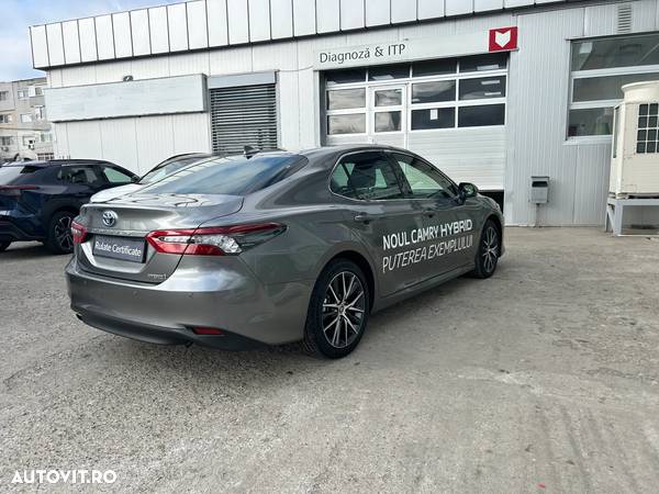 Toyota Camry 2.5 Hybrid Exclusive - 3