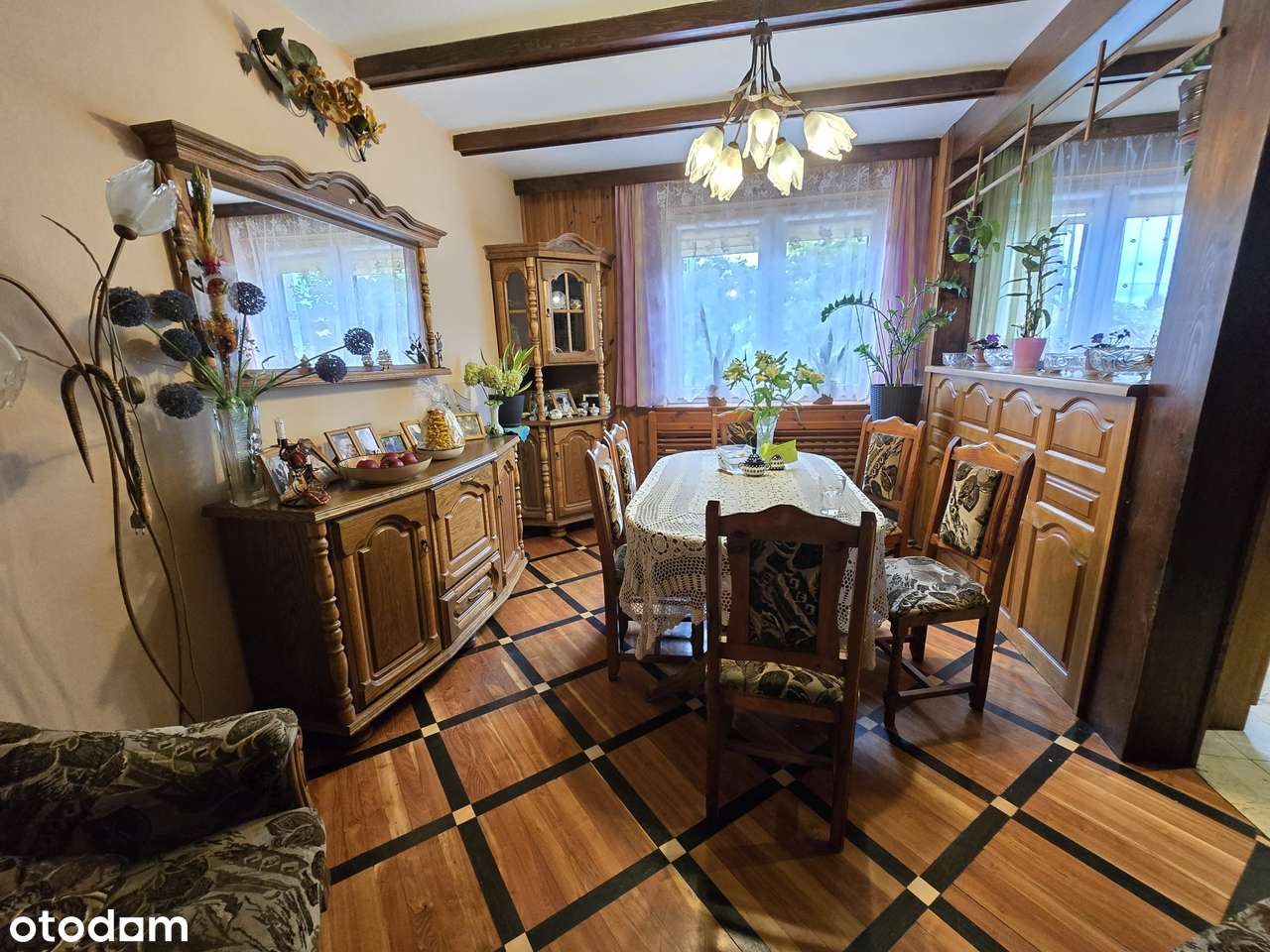 Połowa bliźniaka wraz z działającym biznesem-3