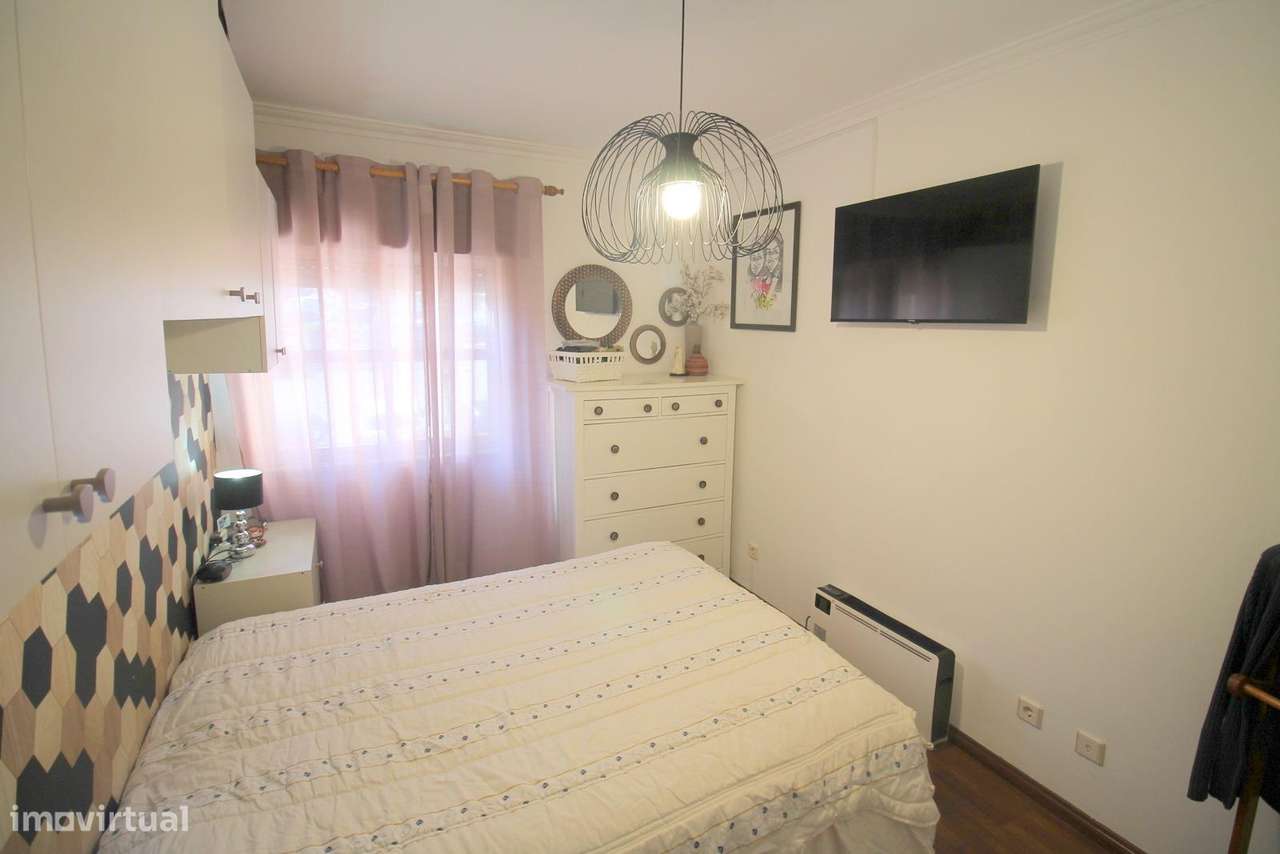 Apartamento T2 Central nas Mercês-7