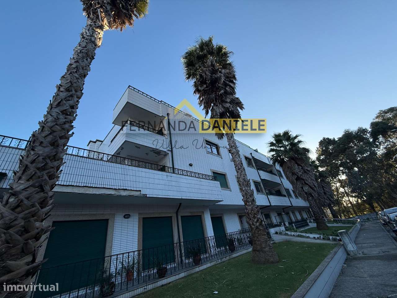 Oportunidade p/ investimento - Apartamento T2 com varanda em Fiães --25