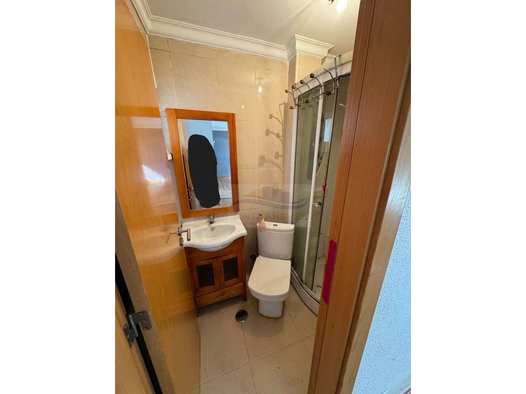 T2 Remodelado na Bela Zona de Torre, Cascais, em um 1º andar - Grande imagem: 4/27