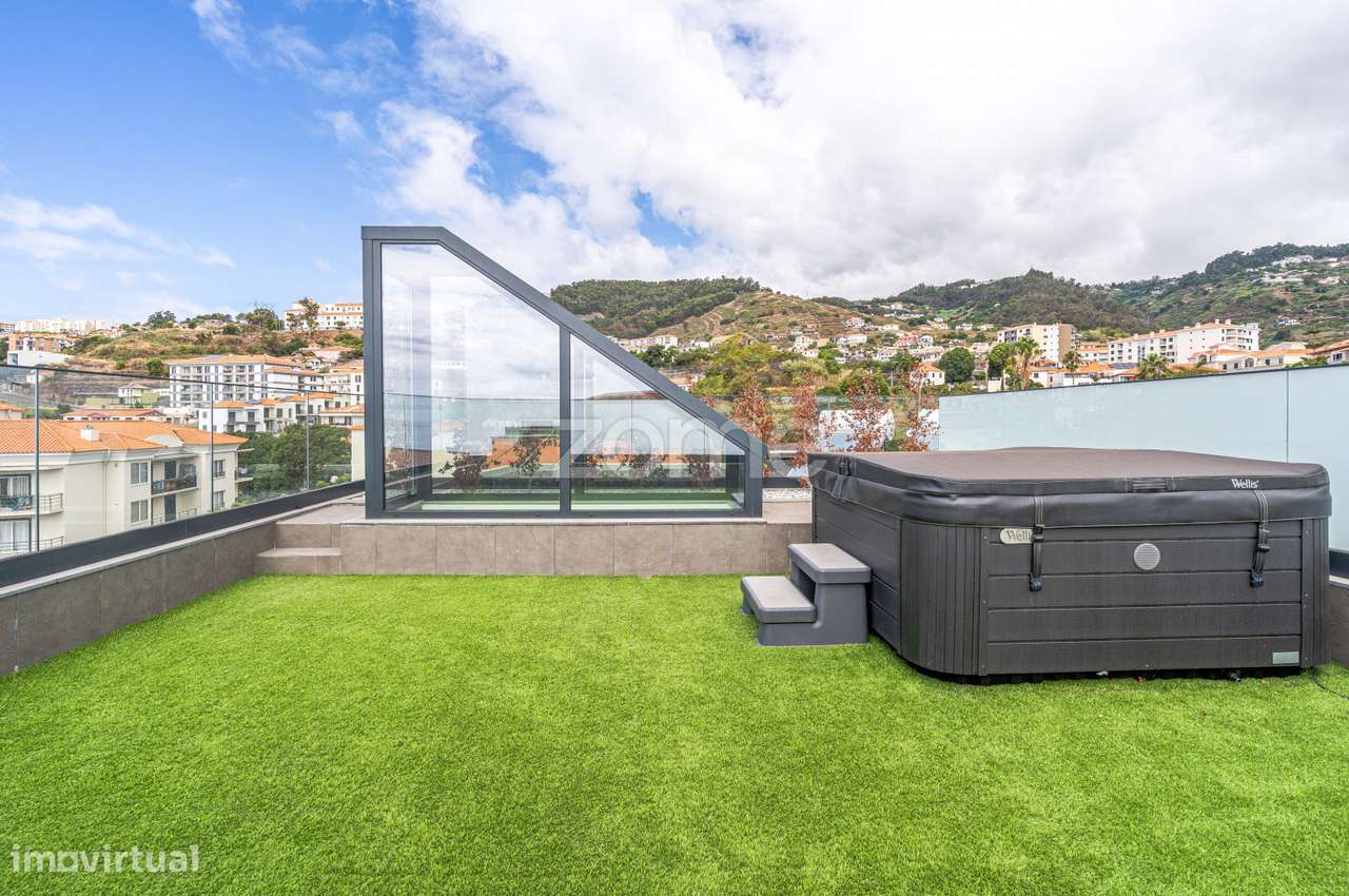 Apartamento T3 Penthouse com Vista Mar e Cidade no Caniço-45