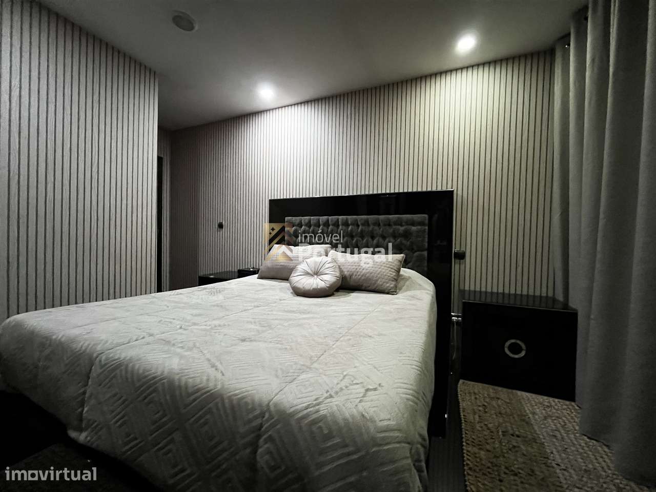 Amplo Ap. T4 Equipado, Prédio com Garagem Box e 2 Elevadores-14