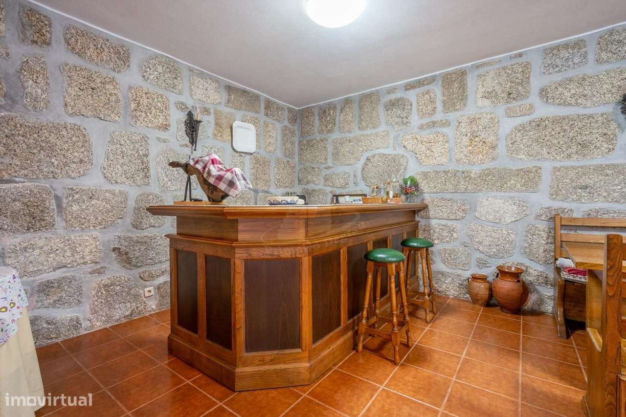 Quinta com Vinha Produtiva e Potencial Turístico junto ao Gerês-38