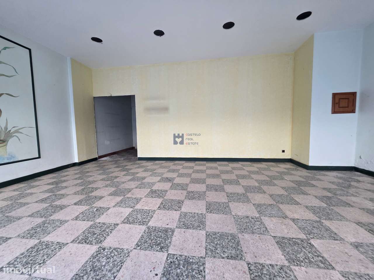 Lojas para comércio/habitação em Ourém-17