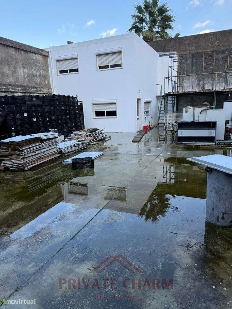 Armazém para arrendamento em Sacavém - Grande imagem: 5/7