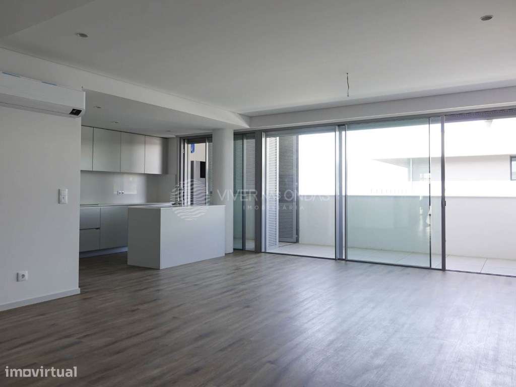 Oportunidade Única - Apartamento T2 de Luxo com Vista Mar. - Grande imagem: 2/34