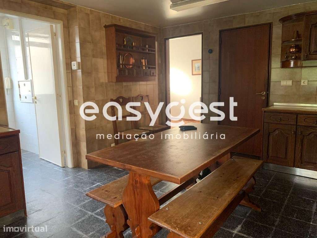 Moradia espaçosa V6 com área de 359 m2 e bem localizada - Grande imagem: 4/43