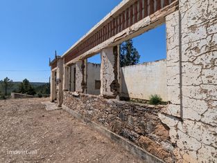 Edifício de pedra 166m2 implantada num terreno de 3704m2, Vila de Rei - Grande imagem: 4/25