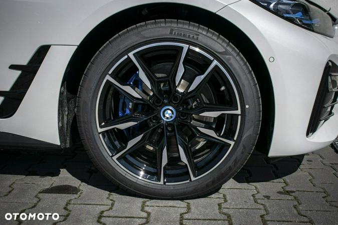 BMW i4 - 13