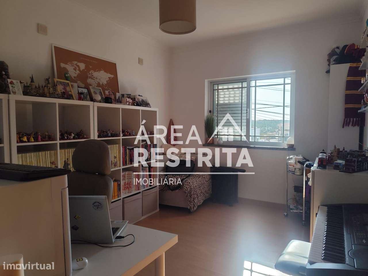 Moradia T3+1 na Quinta do Conde I-17